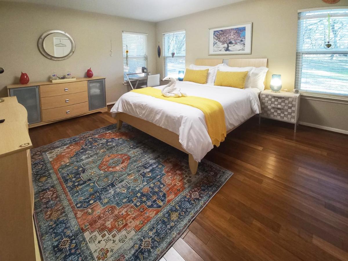 سان ماركوس Master Bedroom With King Bed-Free-Wifi-Snack-Parkg In Relaxing Oasis المظهر الخارجي الصورة